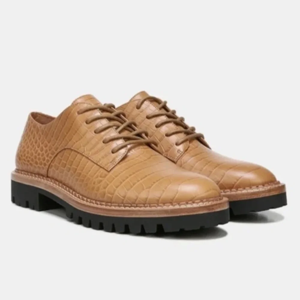 $375 VINCE Camilla Lug Platform Leather Embossed Derby in Tan - Size 10